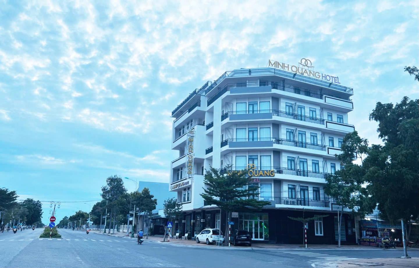 Готель Khach San Minh Quang Фанранґ Екстер'єр фото