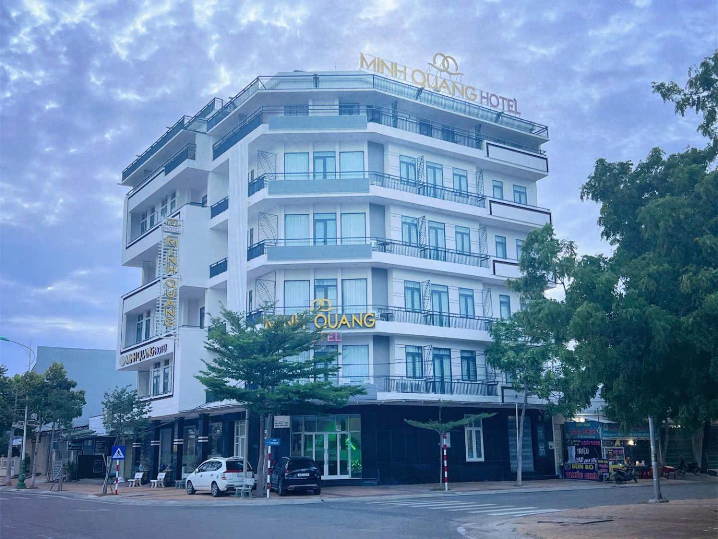 Готель Khach San Minh Quang Фанранґ Екстер'єр фото